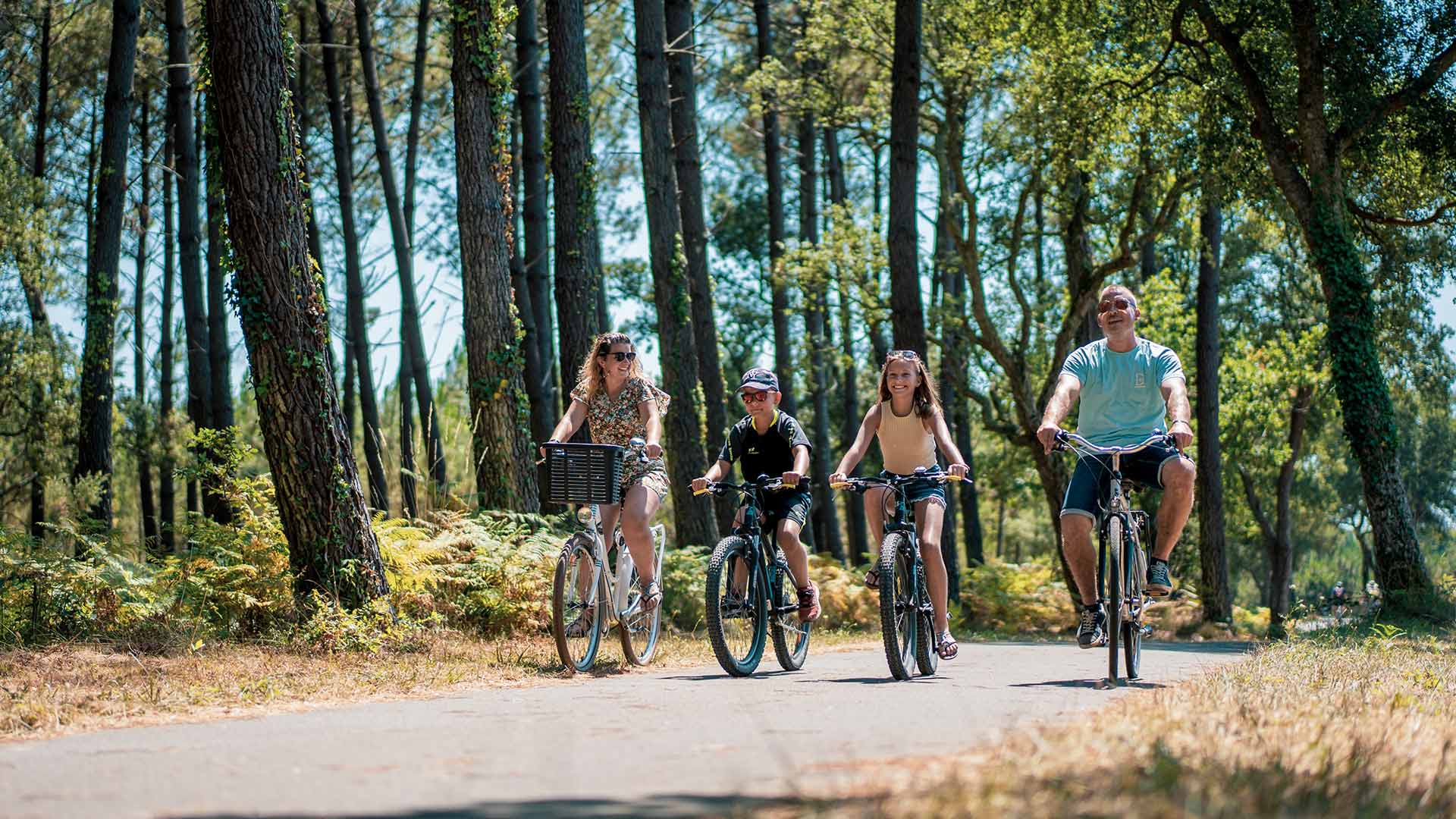 À vélo : en piste ! Teaser